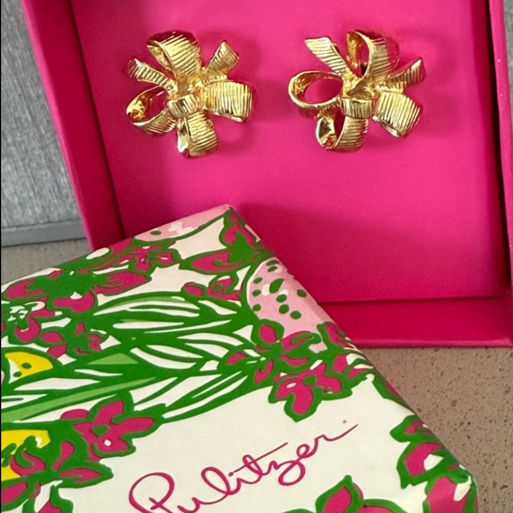 Lilly Pulitzer Bow Tie Earrings new in box
